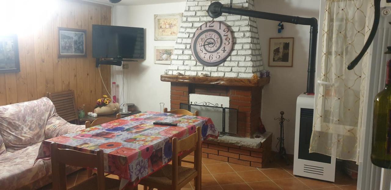 Casa Vacanze Mingos Lodio Di La Carpineta Zewnętrze zdjęcie